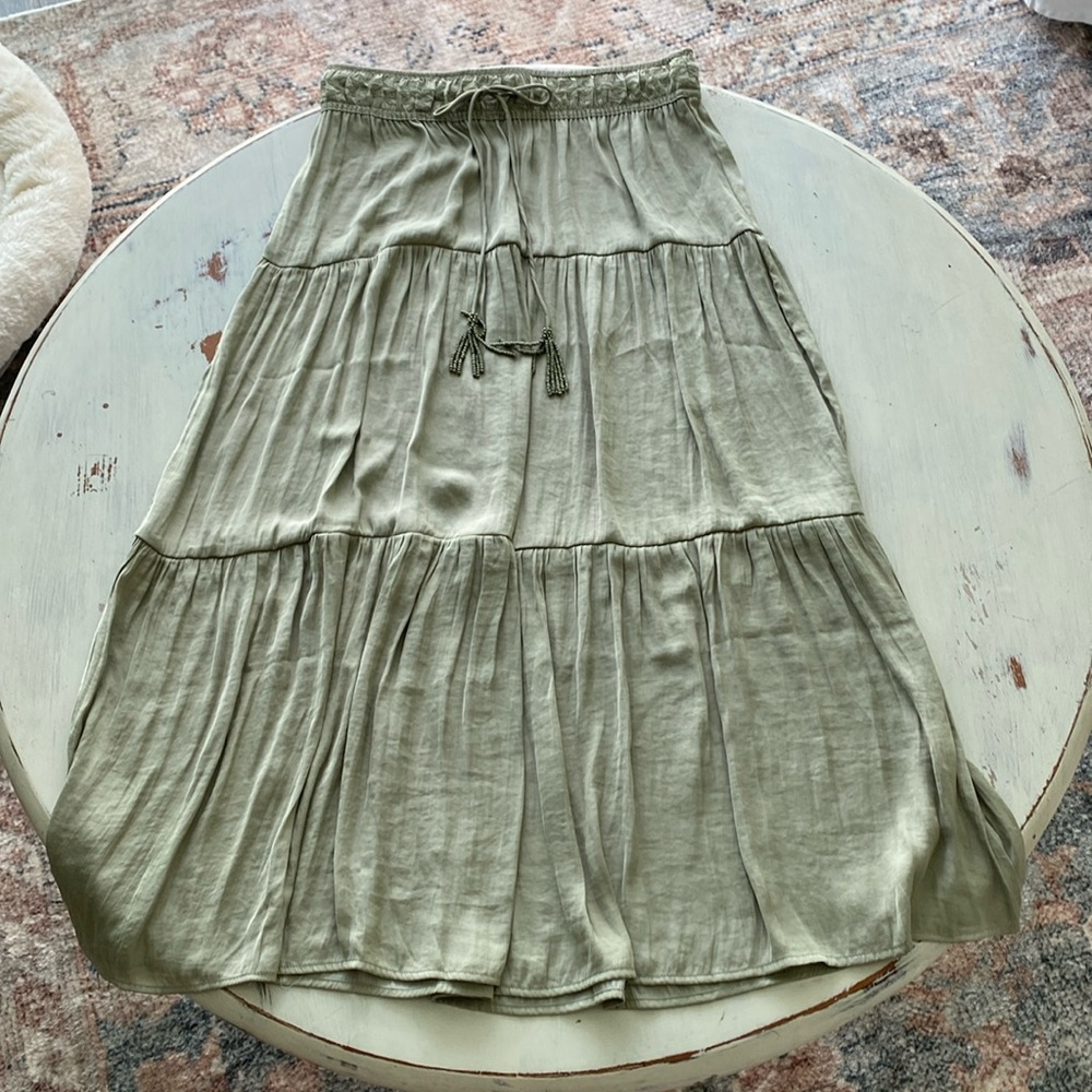 Rachel Zoe size XS sage green 100% polyester 33" length